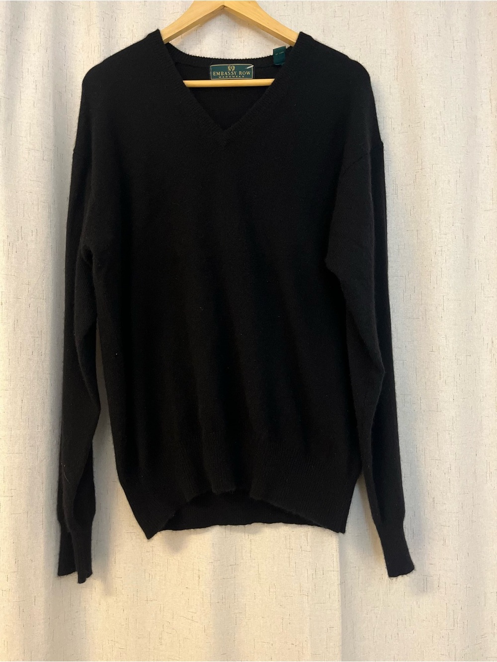 Vintage Embassy Row Men’s Black Cashmere Knit V-Neck Pullover Sweater Size L